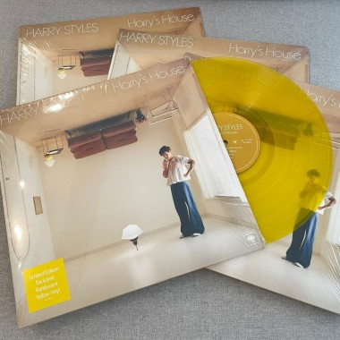 Harry Styles - Harry’s House(Limited Yellow Vinyl)( booklet+postcard)